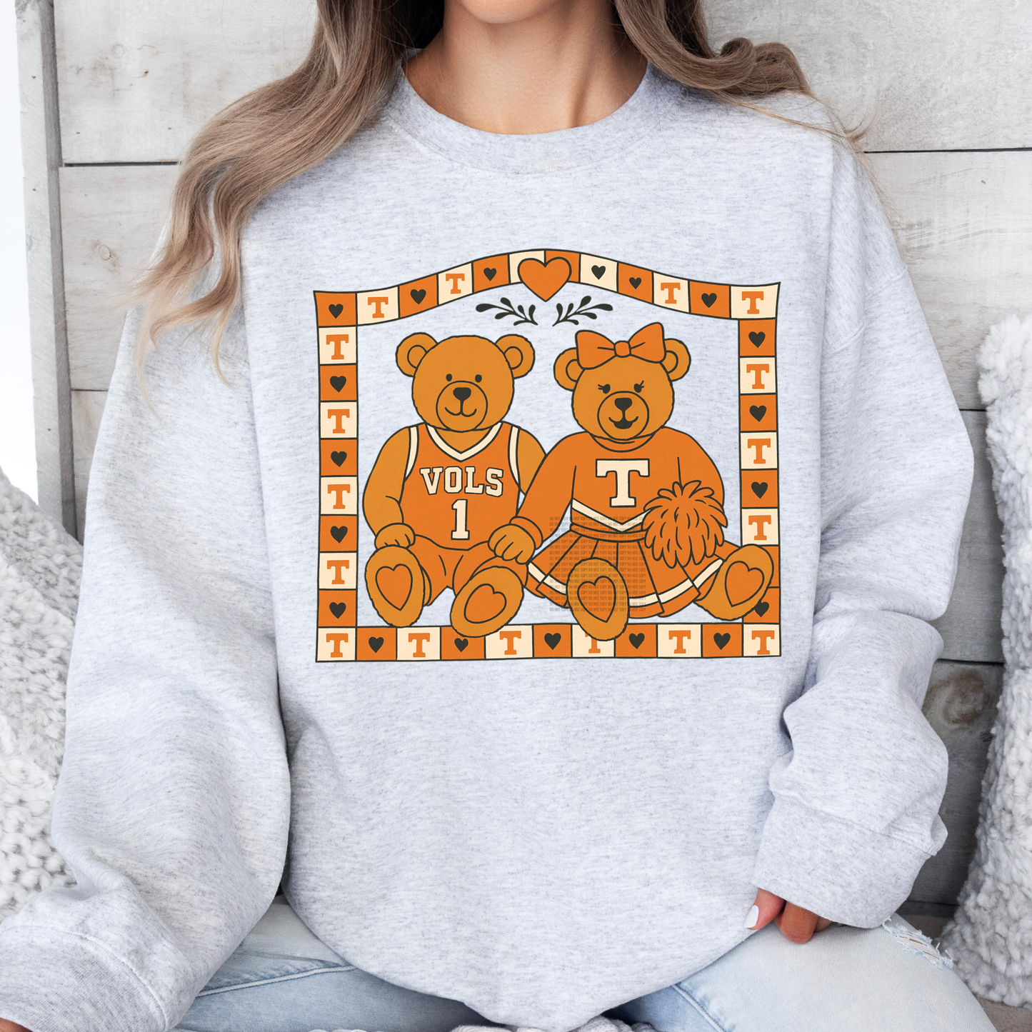 Vintage Tennessee Bear Couple Sweatshirt / Short Sleeve T Shirt